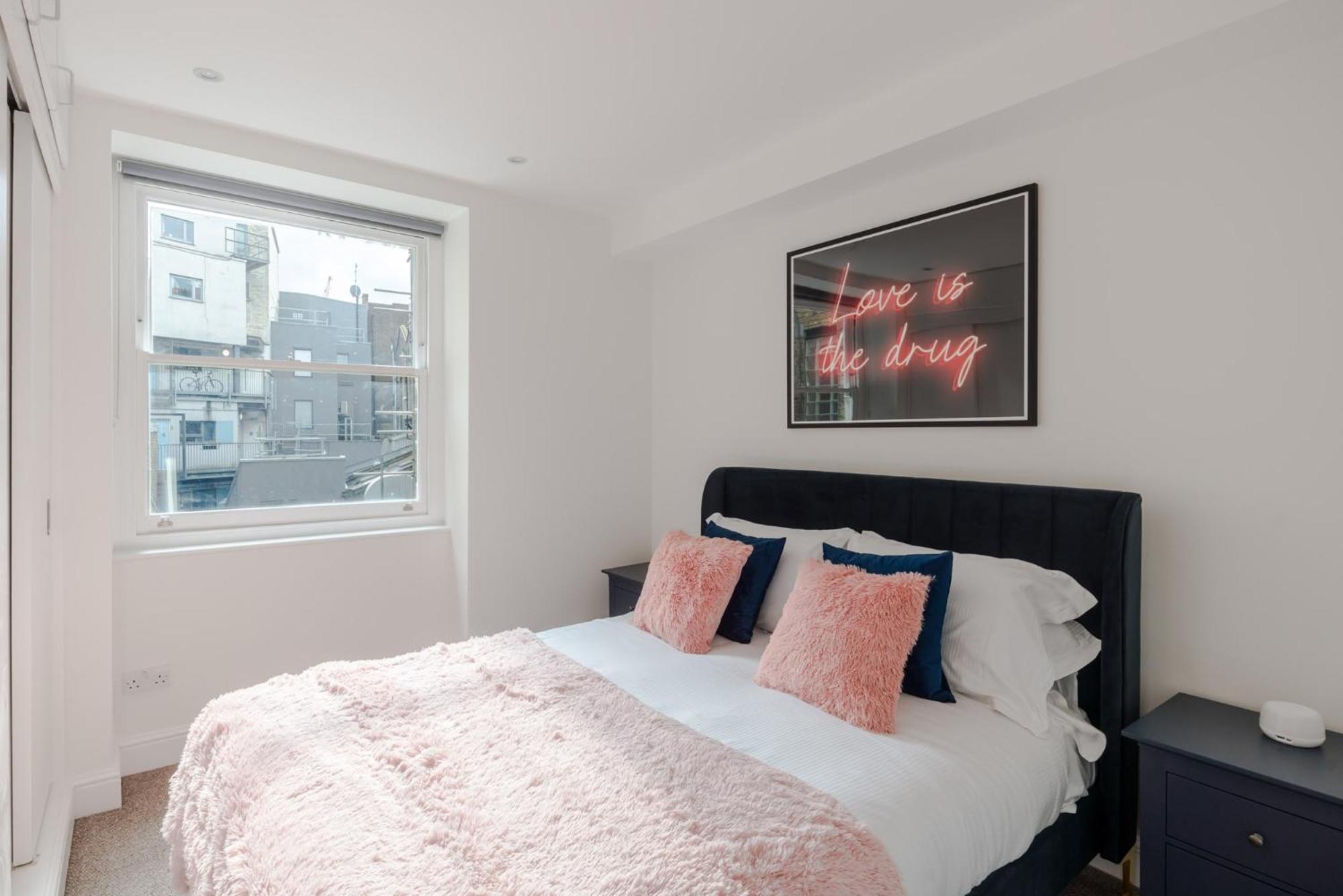 Apartmán The Sensual Breeze - Fitzrovia - Frankie Says Londýn Exteriér fotografie